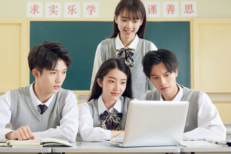 新疆師范大學(xué)非全日制研究生分?jǐn)?shù)線在哪里看？