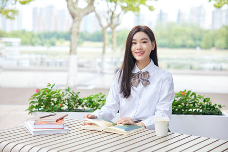 關于首都經(jīng)濟貿(mào)易大學MBA七大調(diào)劑技巧！